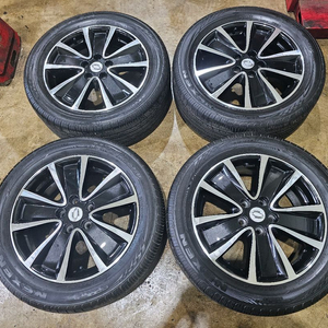 삼성 SM5 17인치 휠타이어 이미지