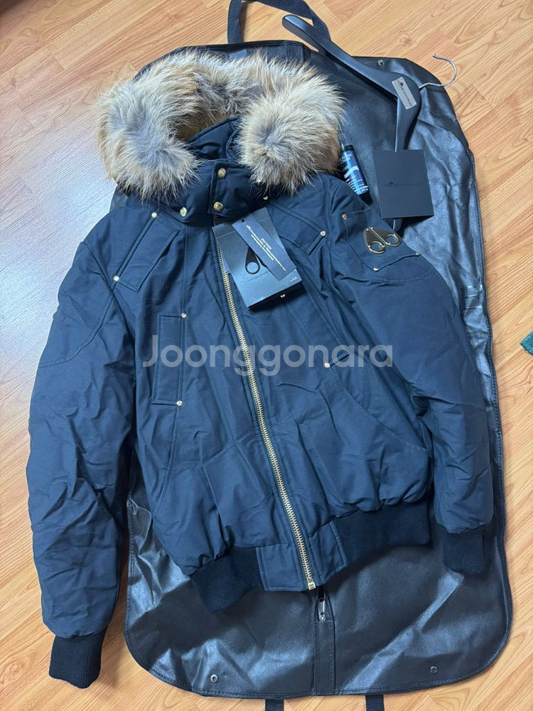 무스너클 발리스틱 골드 네이비 금장 24FW 한정판--0