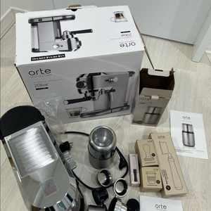 오르테 커피머신 외 용품들
