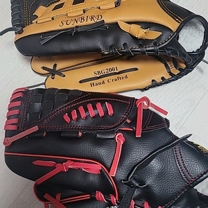 왼손잡이용 야구글러브 2개