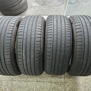 피넬리 피제로 PZ4 235-50-19 중고타이어