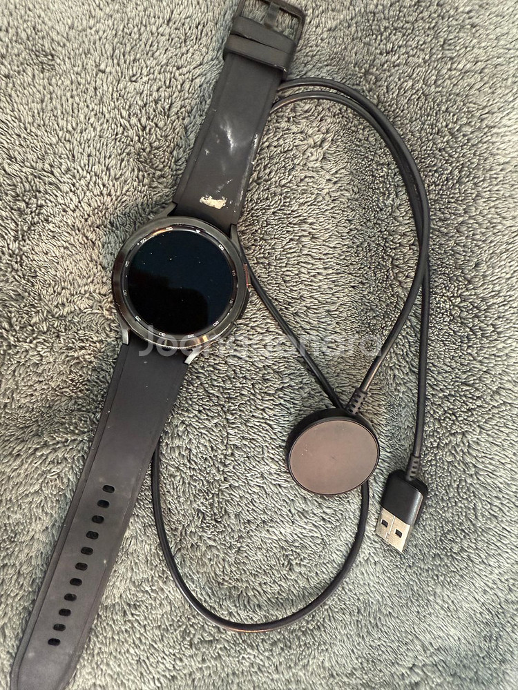 갤럭시워치4클래식 LTE 46mm 블랙 +충전기--0