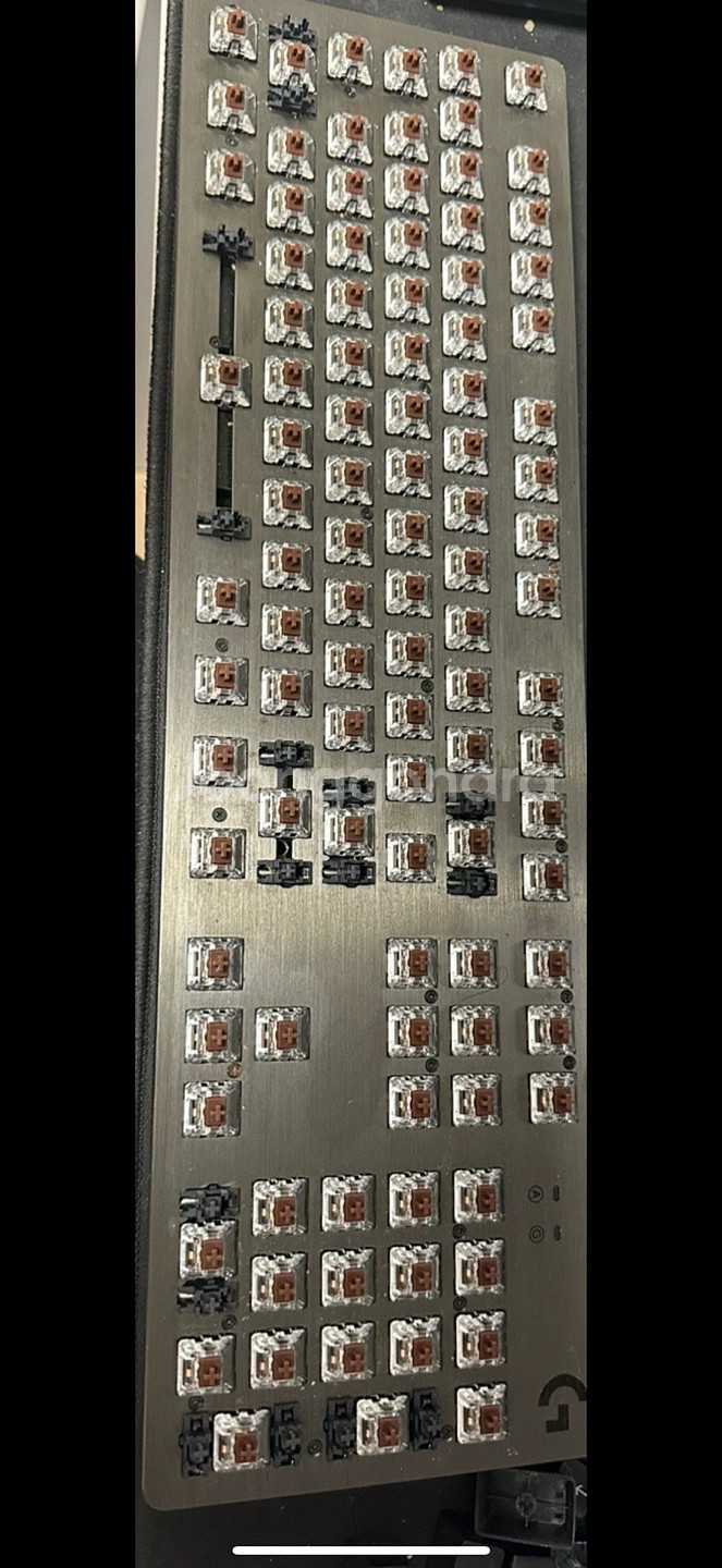 로지텍 기계식 키보드 g512 갈축 팝니다.--3