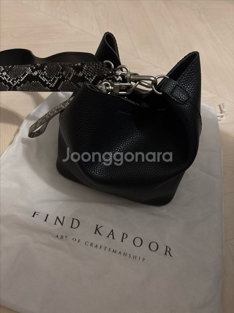 Find Kapoor 블랙 버킷백 사용감 거의없음--2