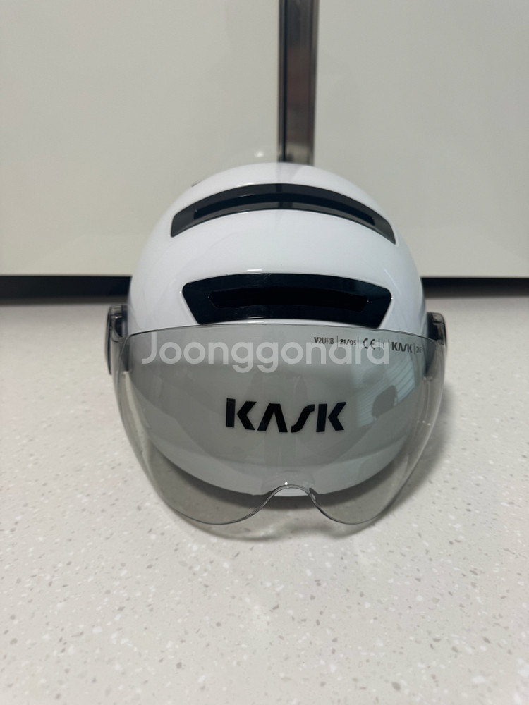 카스크 어반 R 헬멧 팝니다.--1