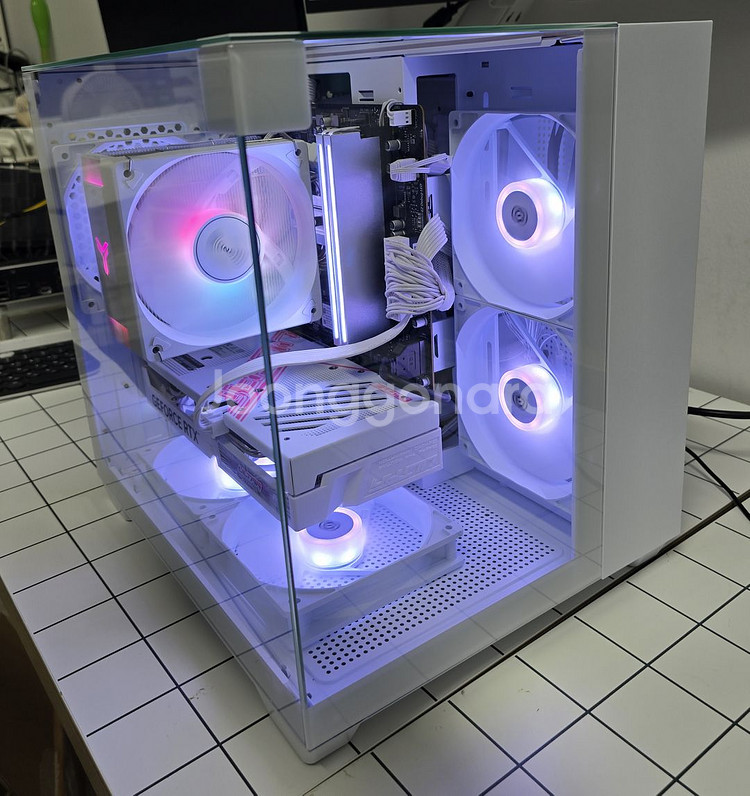 7500F, 5060ti 사각 큐브 화이트 어항PC--3