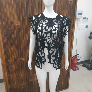 올오버 여성 레이어드 민소매 레이스 펀칭 감각적인 코디