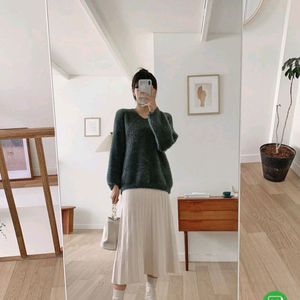 앙고라 브이넥 니트