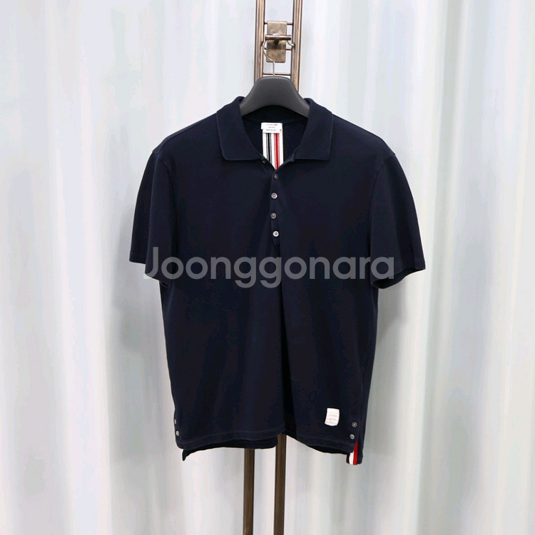 톰브라운 백삼선 네이비 카라 반팔 티셔츠 5/105--0