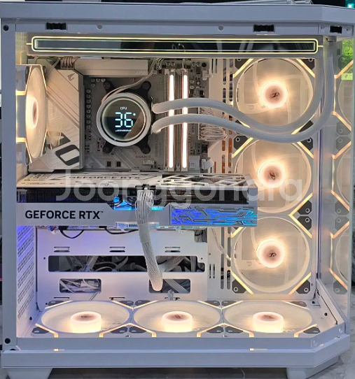 9950X3D, 갤럭시5080, 32g 화이트 어항PC--2