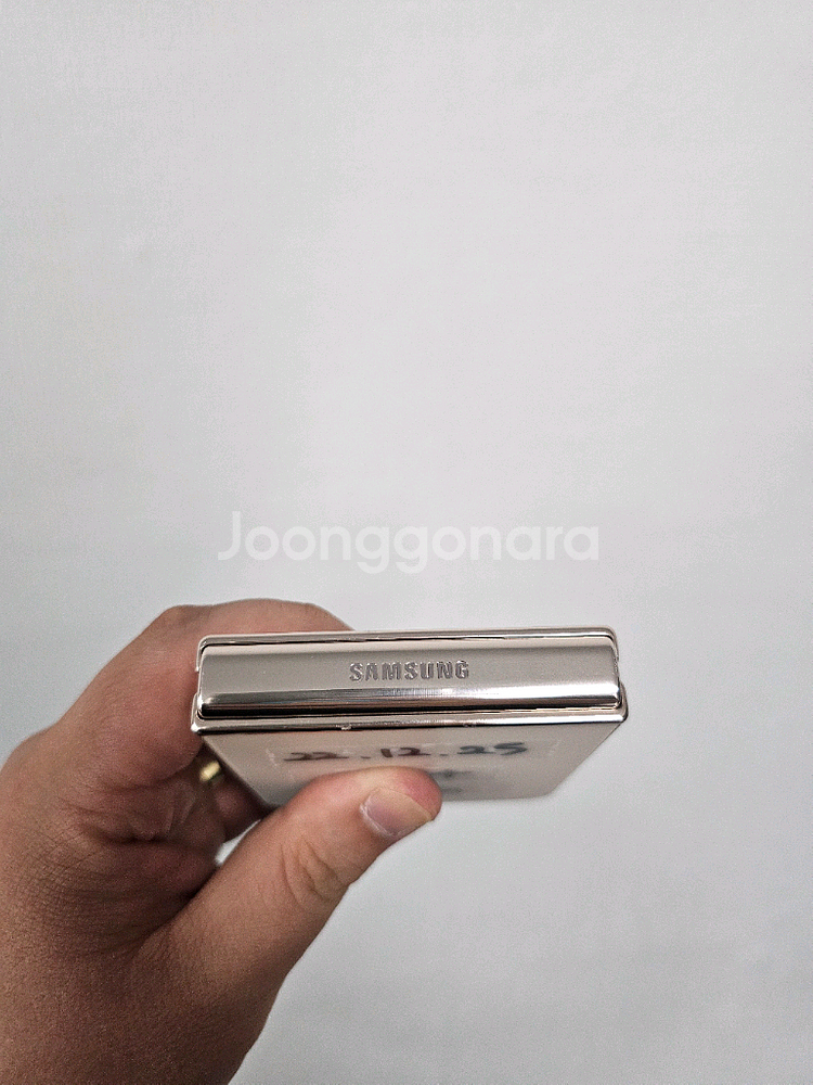 갤럭시z플립4 512G(화면멍)(기능이상무)--1