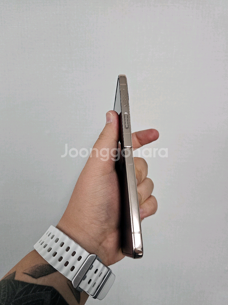 갤럭시z플립4 512G(화면멍)(기능이상무)--4