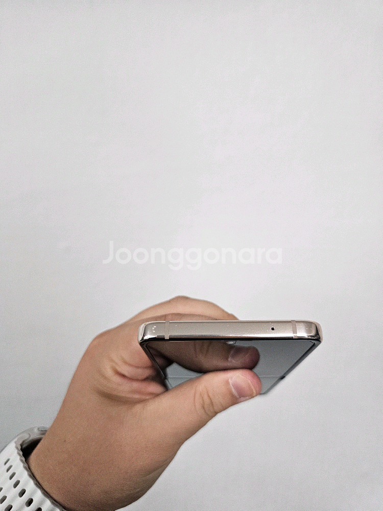 갤럭시z플립4 512G(화면멍)(기능이상무)--6