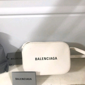 (정품)발렌시아가 에브리데이 카메라백xs