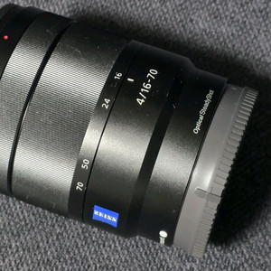 소니 E 16-70mm ZA F4 렌즈 판매합니다.