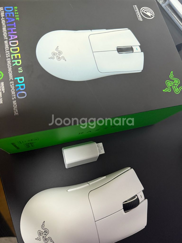 레이저 데스에더 v3 pro 마우스 화이트--1
