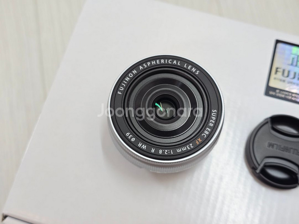 후지필름 X-E5 실버 23mm 번들 렌즈만 판매합니다--3