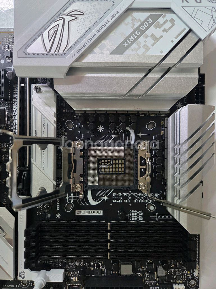 ASUS Rog Strix B760-G 인텔 메인보드--4