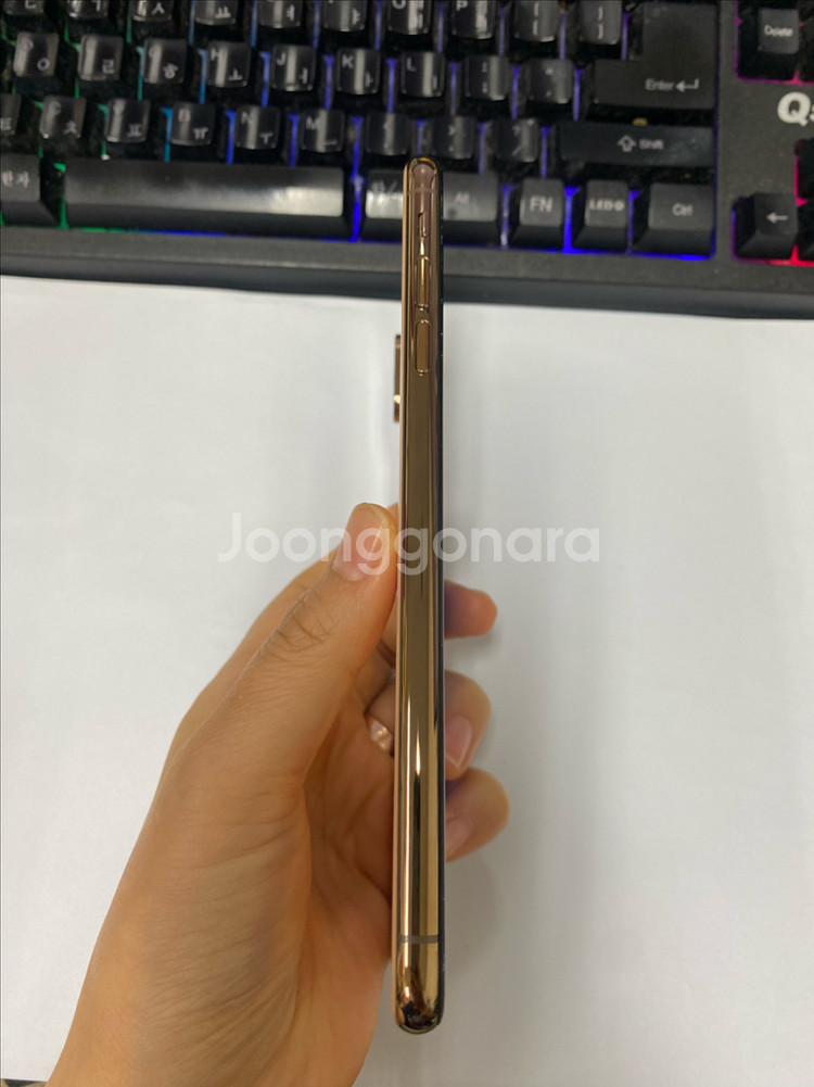 아이폰XS맥스 골드 SS급 256G 학생폰--4