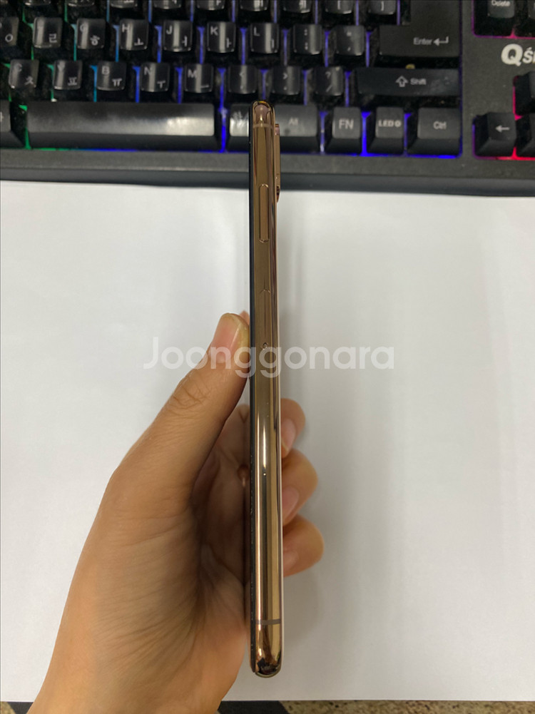 아이폰XS맥스 골드 SS급 256G 학생폰--6