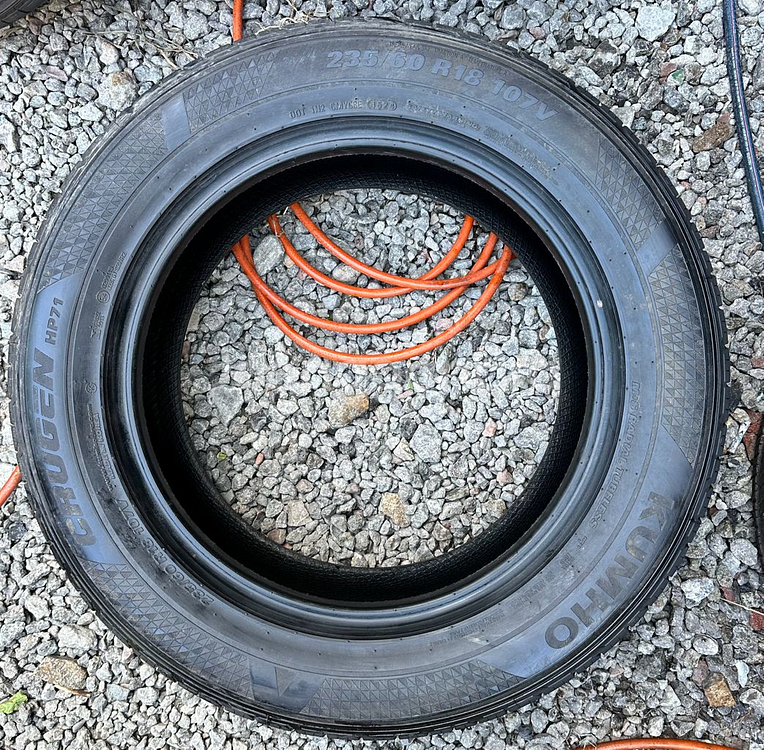 235 60 18금호중고타이어2개2356018--2