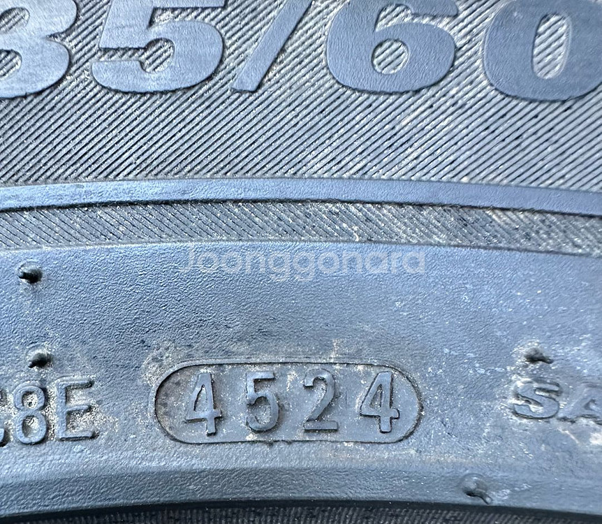 235 60 18금호중고타이어2개2356018--3