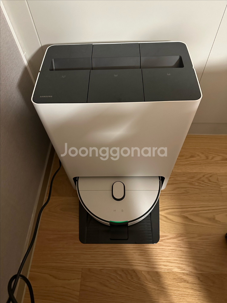 삼성전자AI 로봇청소기+장식장 포함 팔아요--2