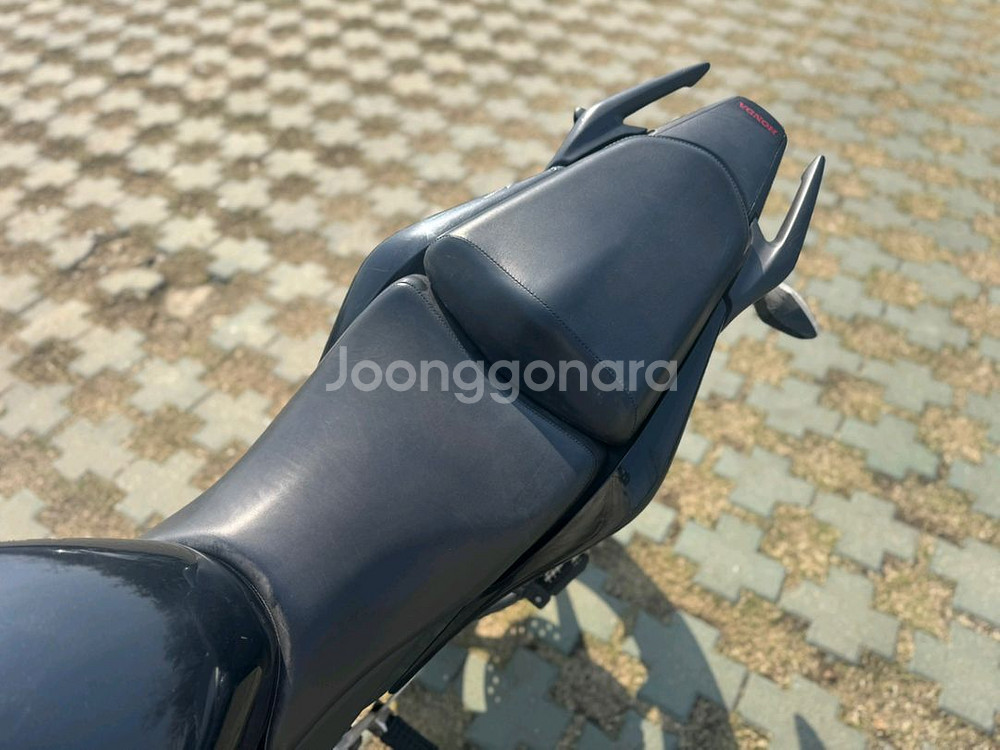 혼다 cbr125 17년형 블랙컬러 짧은키로수 팝니다--8