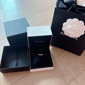 샤넬 코코크러쉬 미니 화이트 골드 54