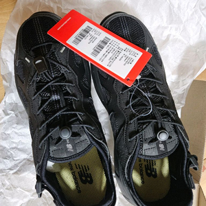 뉴발란스 케이브 샌들 블랙 250