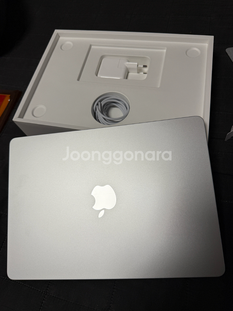 맥북에어 m2 13인치 램24GB 용량512gb 실버--10