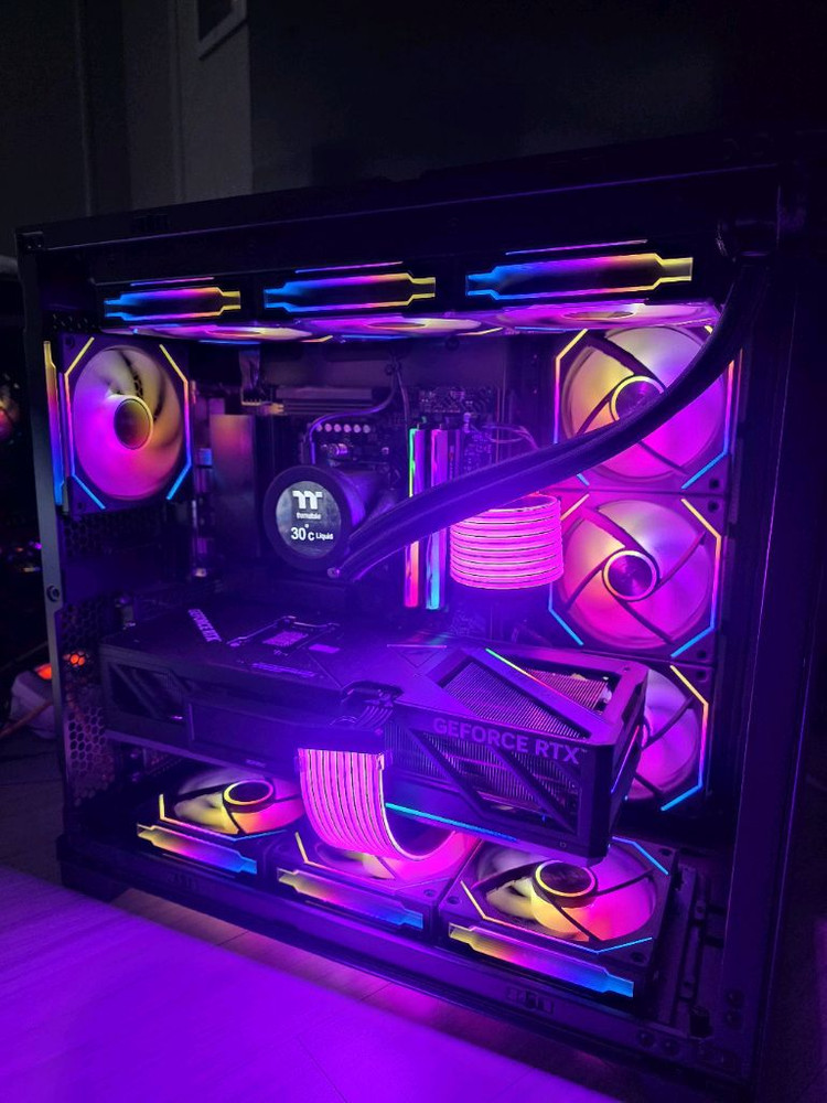 9800X3D RTX5080 불칸 리안리PC 이미지