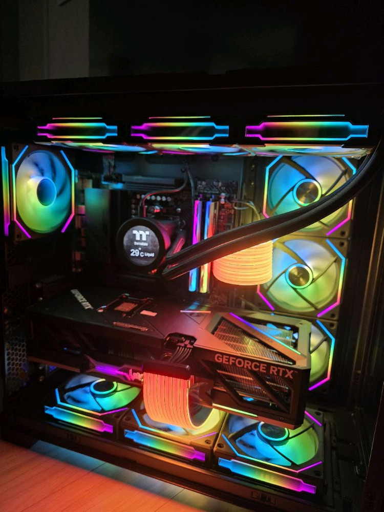 9800X3D RTX5080 불칸 리안리PC 이미지