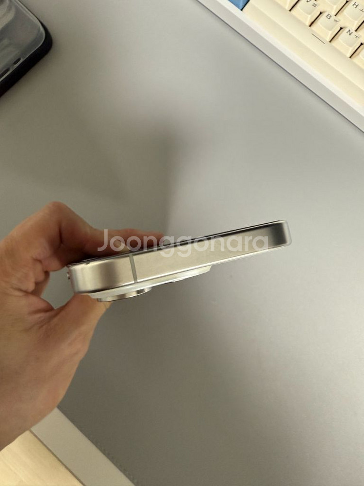 아이폰15프로 128gb 화이트--4