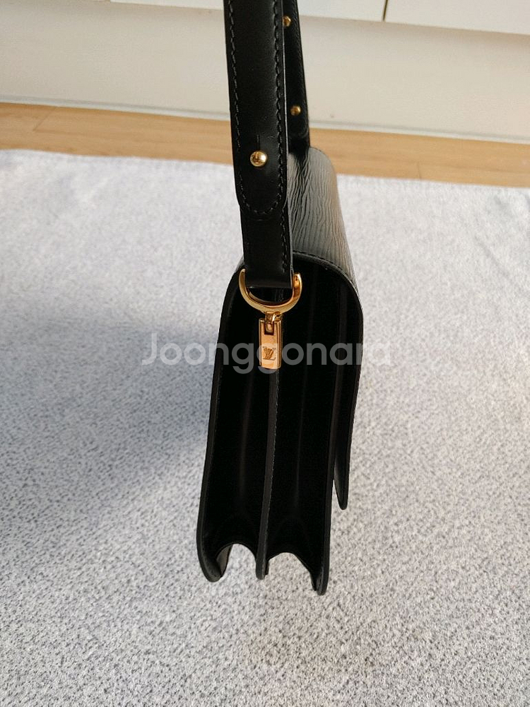 정품 클래식 루이비통 구형 에삐 도핀백 빈티지 숄더백--4