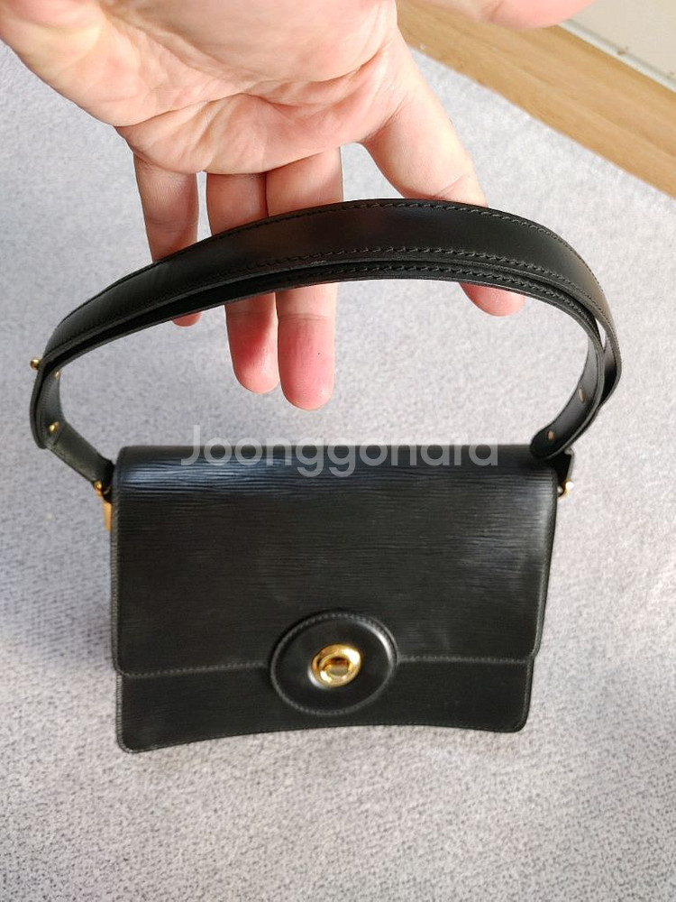 정품 클래식 루이비통 구형 에삐 도핀백 빈티지 숄더백--6