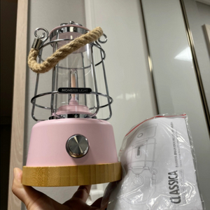 몬스터라이트 클래시카 캠핑랜턴 핑크 감성캠핑용품