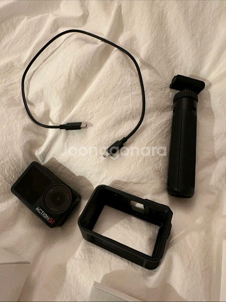 DJI 오즈모 액션5 프로 + 삼각대 세트--1