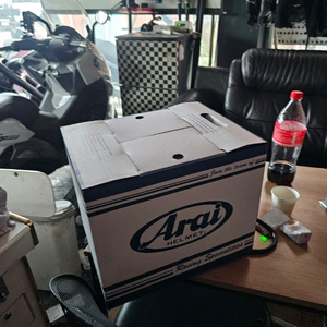 아라이 vz-ram 유광검정 새거 사이즈미스로 팝니다.