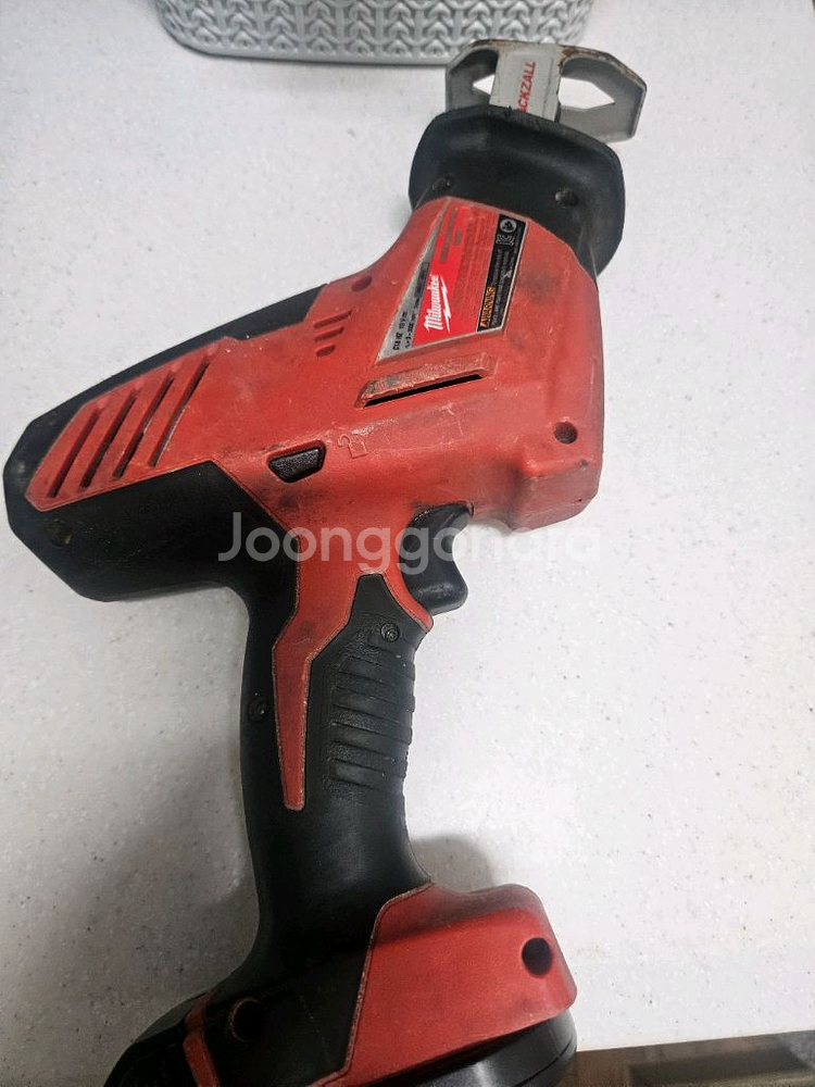 밀워키 충전 컷소--1