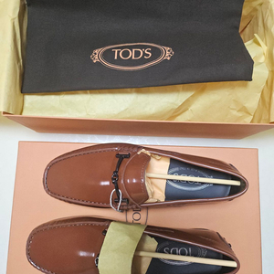 토즈(TOD'S) 고미노 유광 드라이빙 슈즈/ UK 5