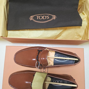토즈(TOD'S) 고미노 유광 드라이빙 슈즈/ UK 5