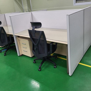파티션 책상 의자 원탁 작업탁자 철제캐비넷 철재옷장
