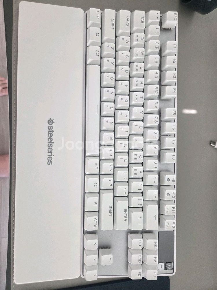 스틸시리즈 Apex Pro gen3 키보드 화이트 풀--1