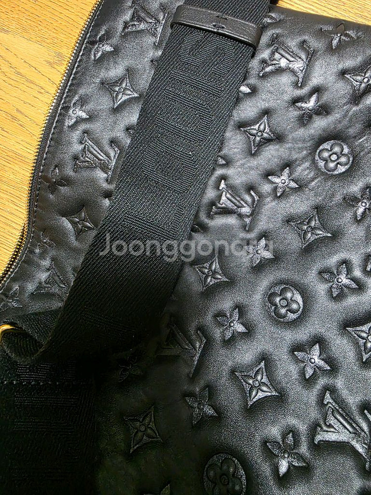 루이비통 쿠상mm 블랙 팝니다--4