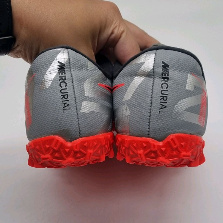 나이키 머큐리얼 베이퍼13 풋살화235 이미지