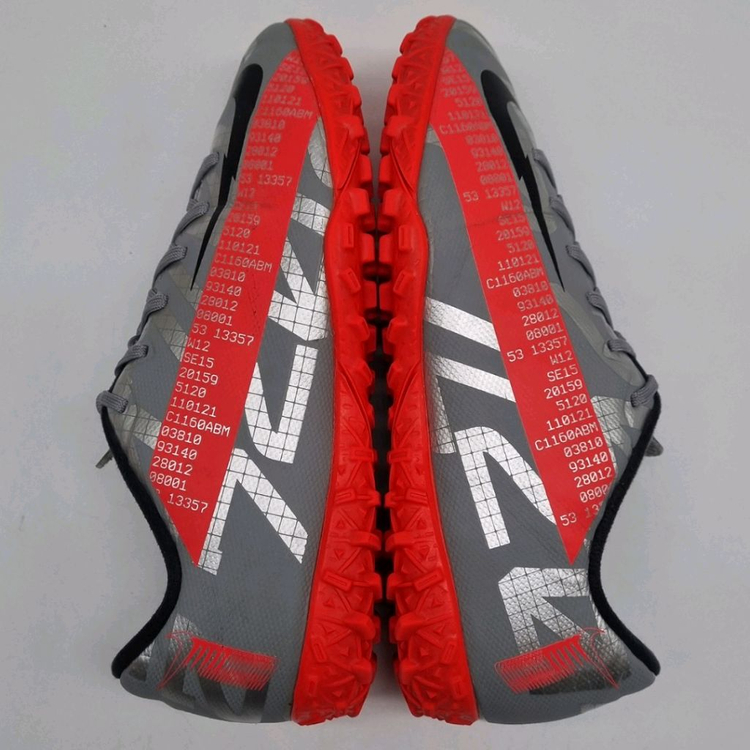 나이키 머큐리얼 베이퍼13 풋살화235 이미지