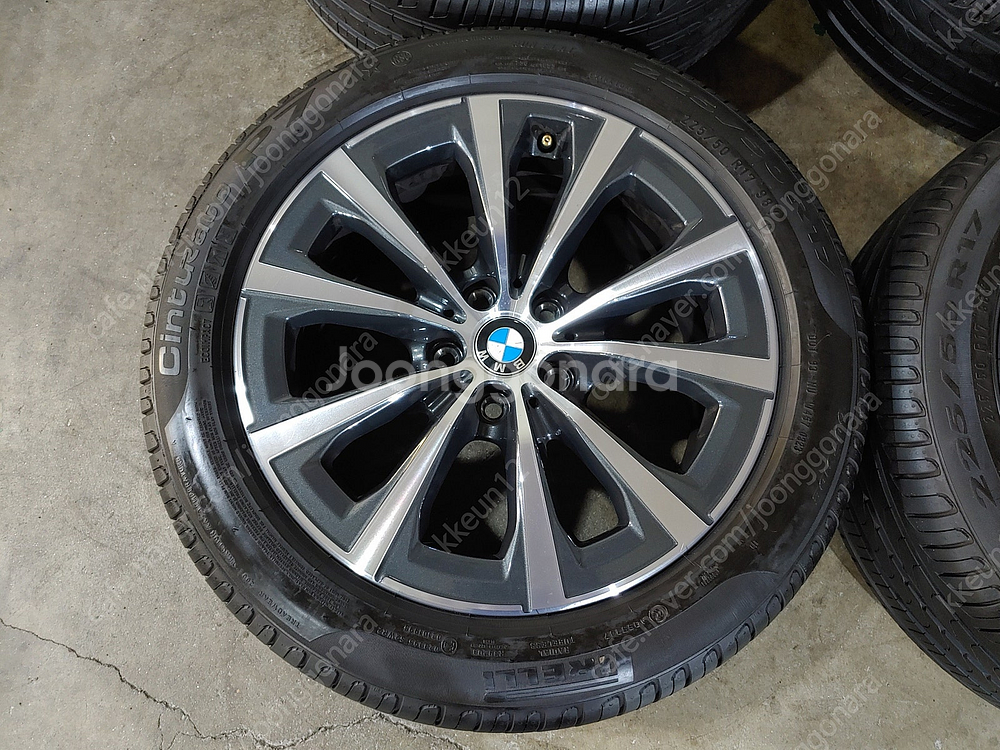 BMW G20 3시리즈 17인치 정품 휠타이어--1
