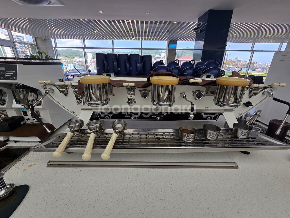 카페설비 (커피머신, 그라인더 및 카페설비 들)--0