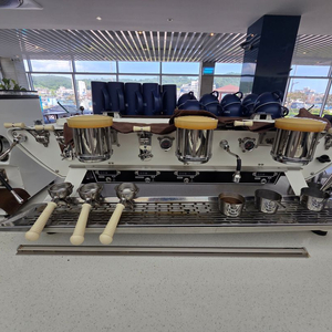 카페설비 (커피머신, 그라인더 및 카페설비 들)